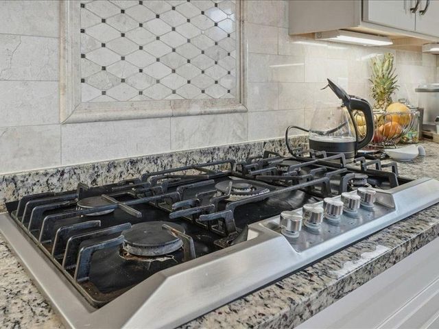 02 Aspen Dr, Pelham, NH 03076