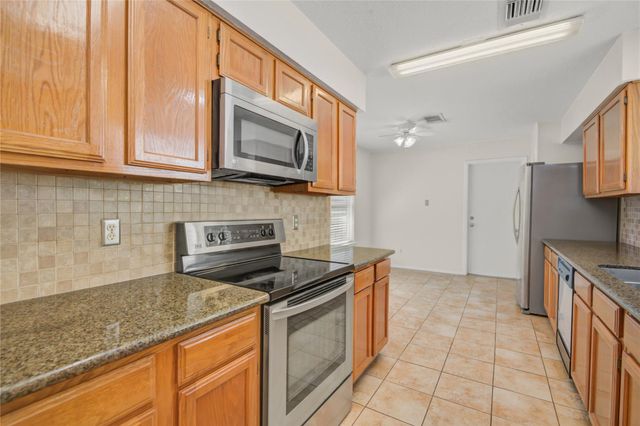 16739 Selder Drive, Friendswood, TX 77546