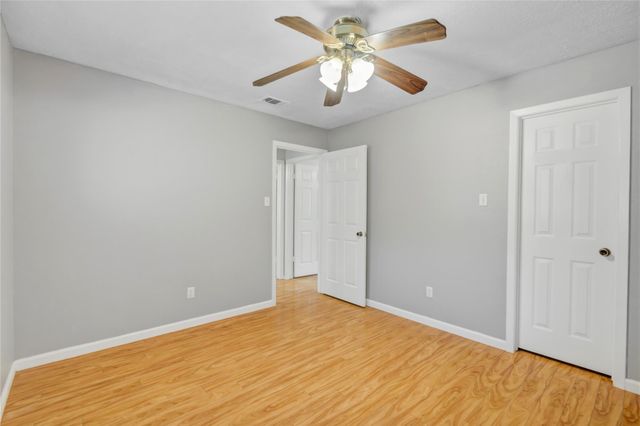 16739 Selder Drive, Friendswood, TX 77546