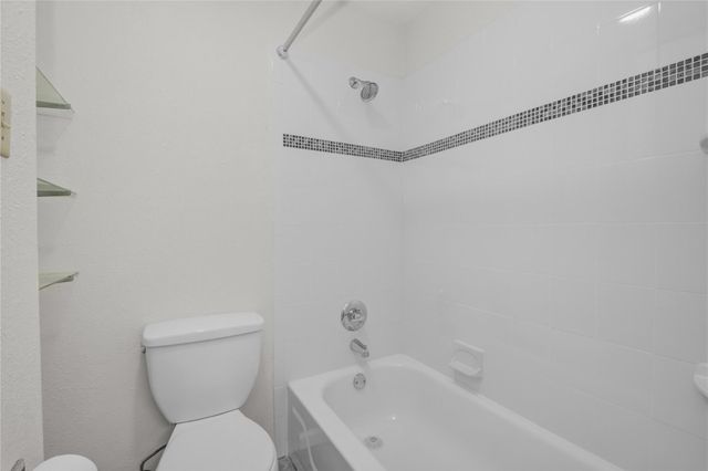 16739 Selder Drive, Friendswood, TX 77546