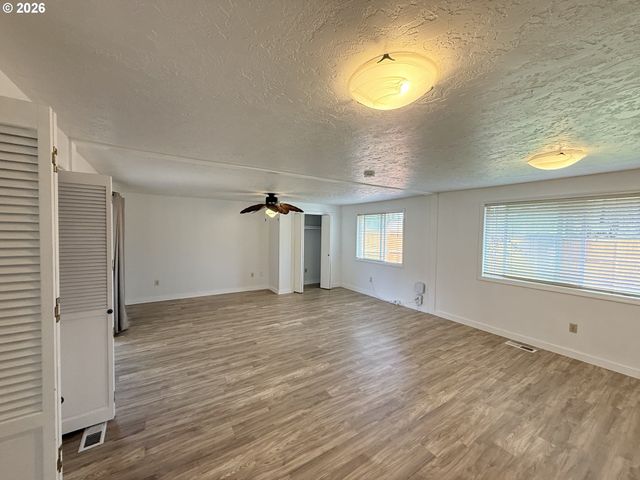 13418 Ne 116TH St, Brush Prairie, WA 98606