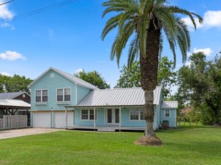 111 Duson Avenue, Palacios, TX 77465
