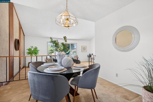 2081 Hoke Dr, Pinole, CA 94564