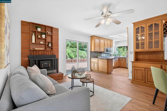 2081 Hoke Dr, Pinole, CA 94564