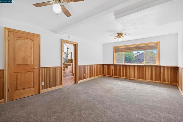 2081 Hoke Dr, Pinole, CA 94564
