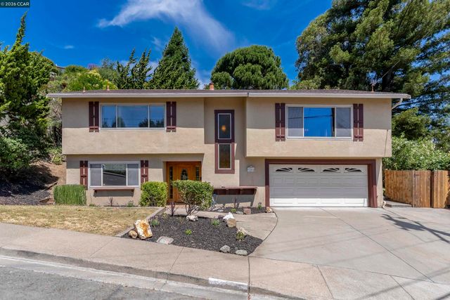 2081 Hoke Dr, Pinole, CA 94564