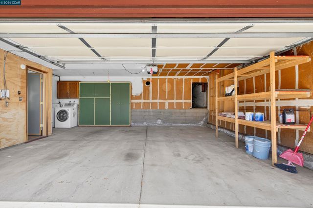2081 Hoke Dr, Pinole, CA 94564