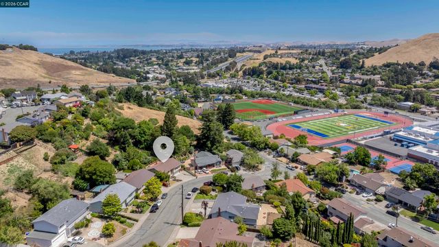 2081 Hoke Dr, Pinole, CA 94564