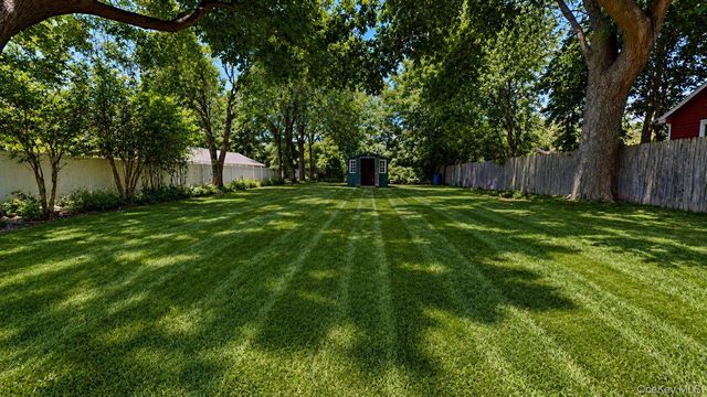 96 Grove Ave, Patchogue, NY 11772