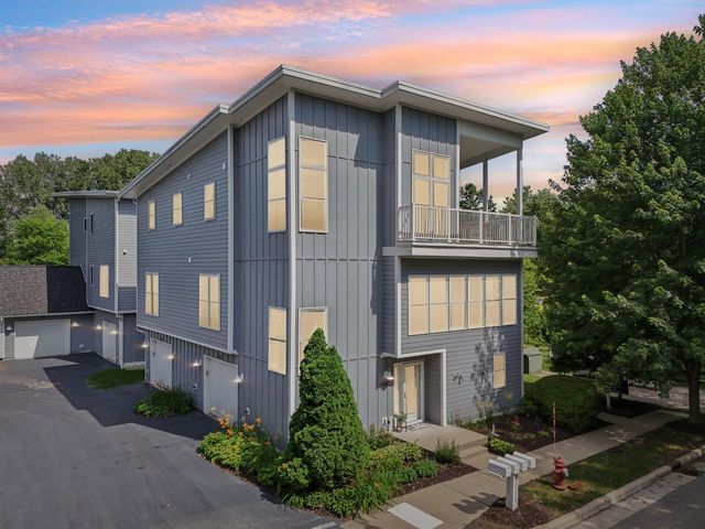 481 Mill STREET, Fontana, WI 53125