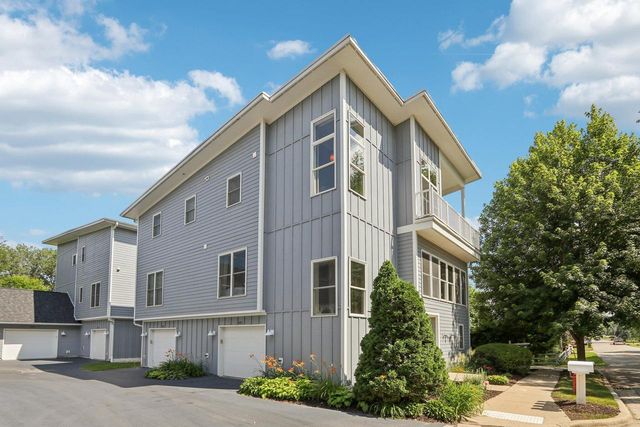 481 Mill STREET, Fontana, WI 53125