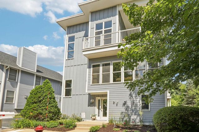 481 Mill STREET, Fontana, WI 53125