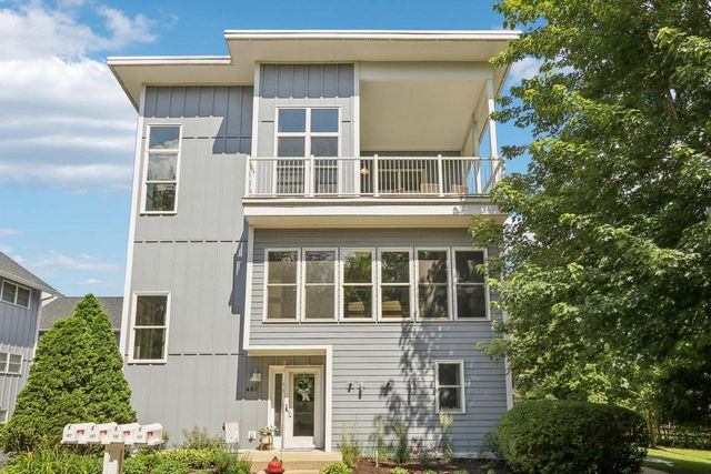 481 Mill STREET, Fontana, WI 53125