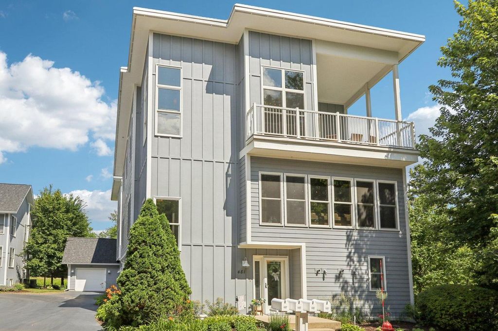 481 Mill STREET, Fontana, WI 53125