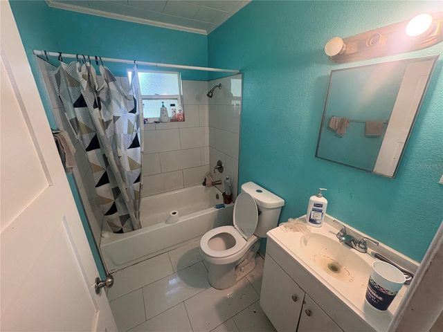 2330 AZALEA COURT, Lakeland, FL 33815