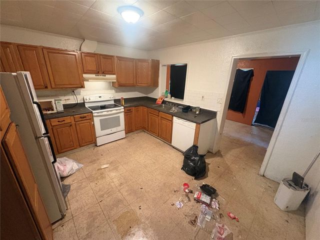 2330 AZALEA COURT, Lakeland, FL 33815