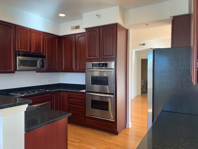 101 Pointe Drive 109, Northbrook, IL 60062