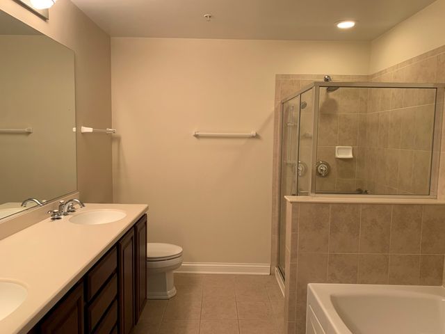 101 Pointe Drive 109, Northbrook, IL 60062