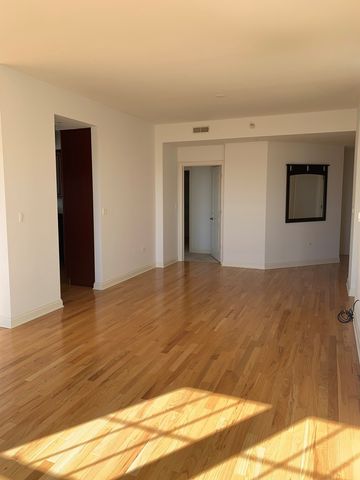 101 Pointe Drive 109, Northbrook, IL 60062