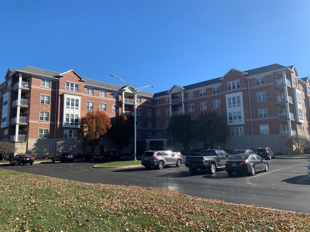 101 Pointe Drive 109, Northbrook, IL 60062