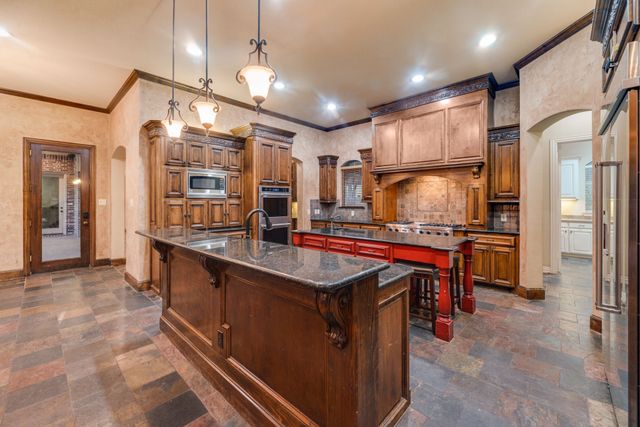 685 Knob Hill Court, Argyle, TX 76226