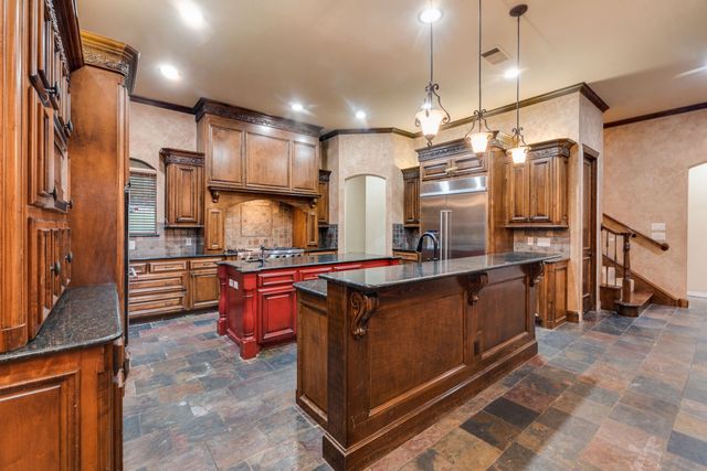 685 Knob Hill Court, Argyle, TX 76226