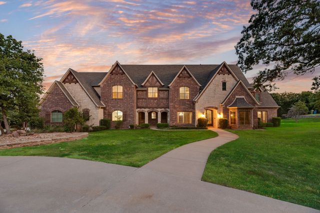 685 Knob Hill Court, Argyle, TX 76226