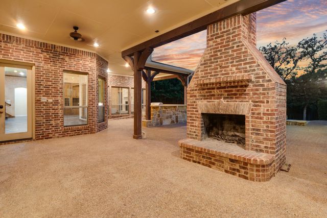 685 Knob Hill Court, Argyle, TX 76226