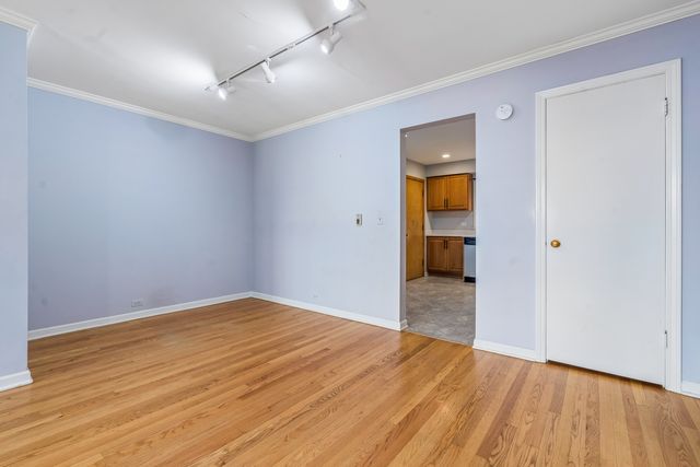 912 Hinman Avenue 2W, Evanston, IL 60202