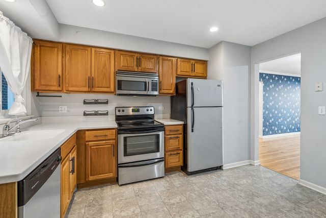 912 Hinman Avenue 2W, Evanston, IL 60202