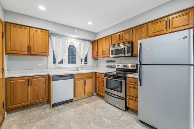 912 Hinman Avenue 2W, Evanston, IL 60202