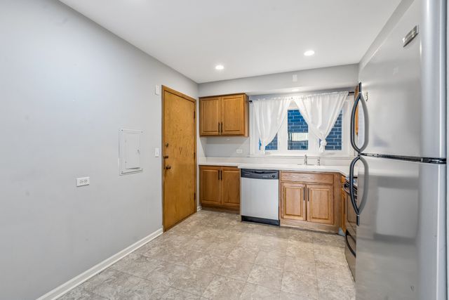 912 Hinman Avenue 2W, Evanston, IL 60202