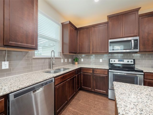 304 La Escalera DR, Leander, TX 78641