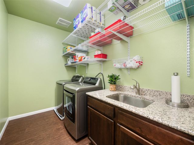 304 La Escalera DR, Leander, TX 78641