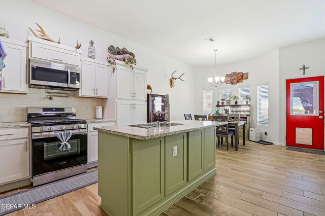 776 Paseo Dulce Avenue, Horizon City, TX 79928