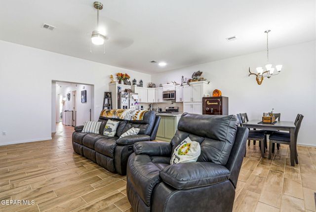 776 Paseo Dulce Avenue, Horizon City, TX 79928