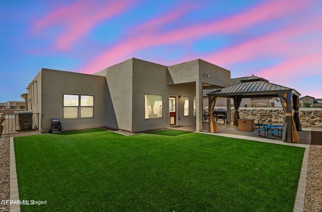 776 Paseo Dulce Avenue, Horizon City, TX 79928