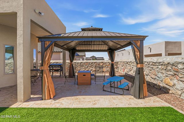 776 Paseo Dulce Avenue, Horizon City, TX 79928