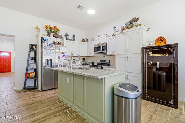 776 Paseo Dulce Avenue, Horizon City, TX 79928