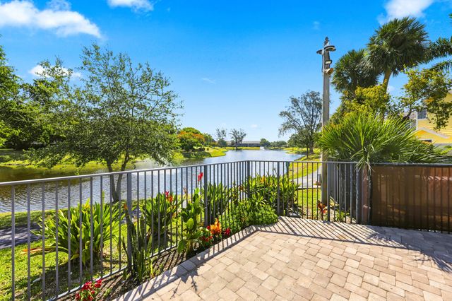 5406 214th Court S, Boca Raton, FL 33486