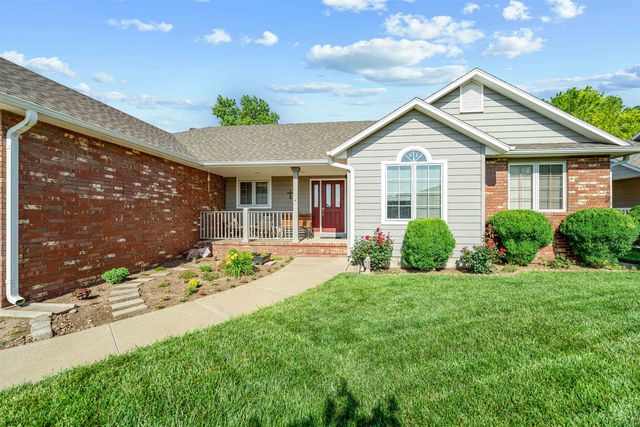 2648 Carolina Dr, Salina, KS 67401