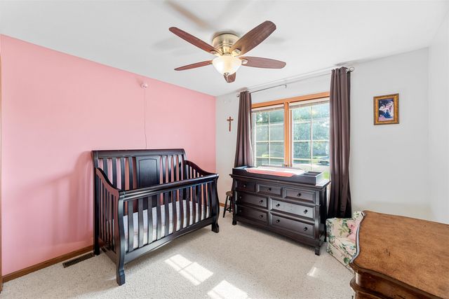 2648 Carolina Dr, Salina, KS 67401