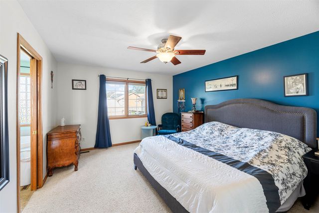 2648 Carolina Dr, Salina, KS 67401