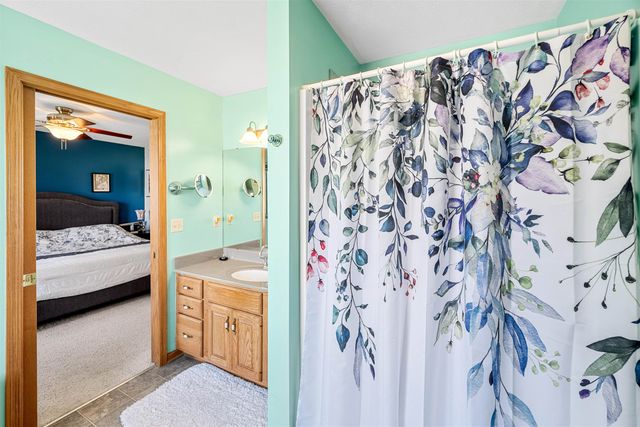 2648 Carolina Dr, Salina, KS 67401