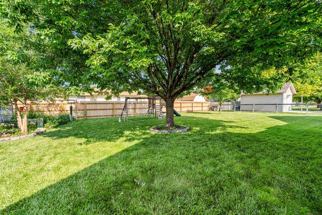 2648 Carolina Dr, Salina, KS 67401