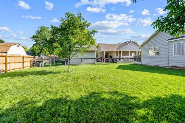 2648 Carolina Dr, Salina, KS 67401