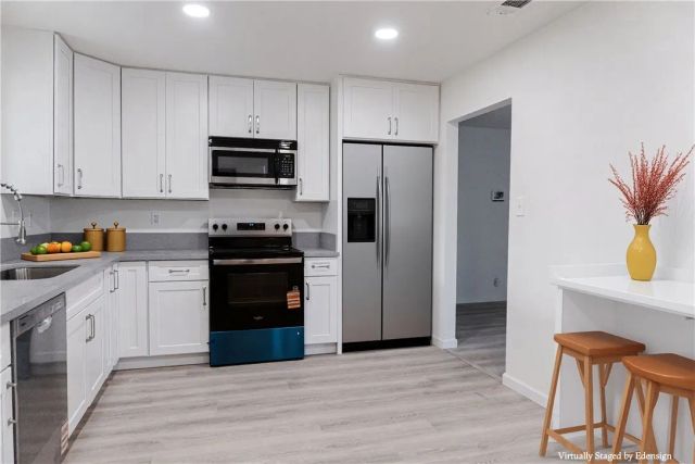 2002 N Woodridge, Hanford, CA 93230