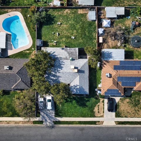 2002 N Woodridge, Hanford, CA 93230