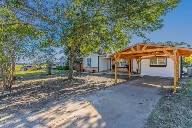 1017 S ADAMS, Mcgregor, TX 76657