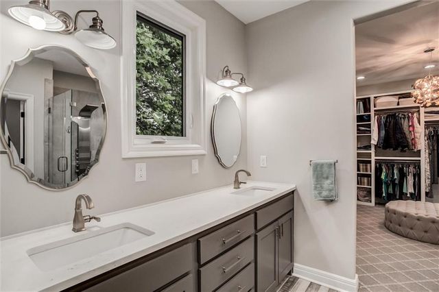 2212 E County Road H Highway, Liberty, MO 64068